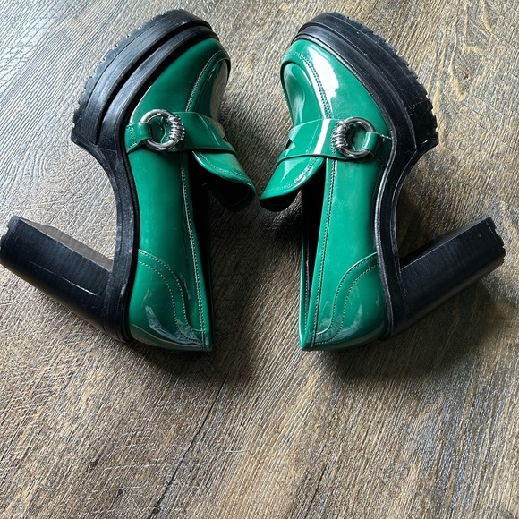 Gianni Bini MAXXWELLE Green Patent Platform Block Heel Loafer w/ornament - Picture 5 of 8